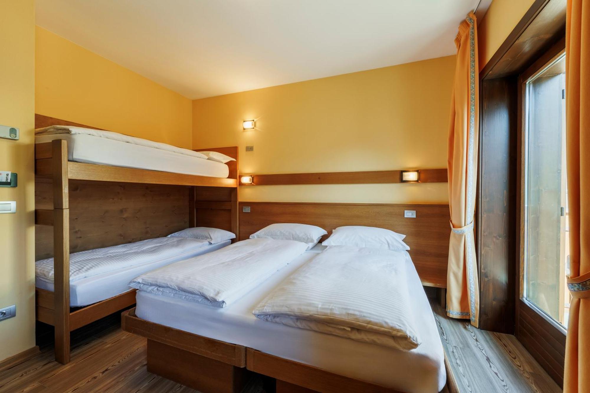 Hotel Miravalle Isolaccia Eksteriør billede