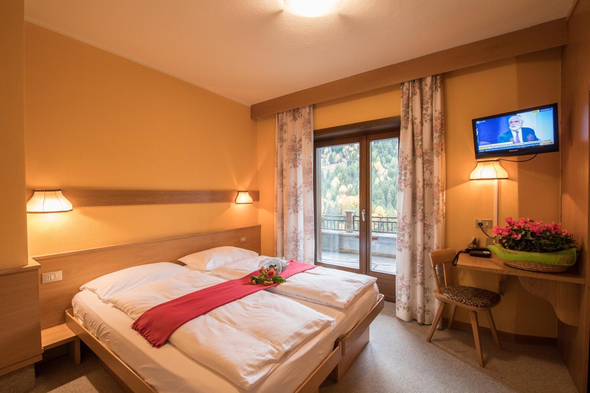 Hotel Miravalle Isolaccia Værelse billede