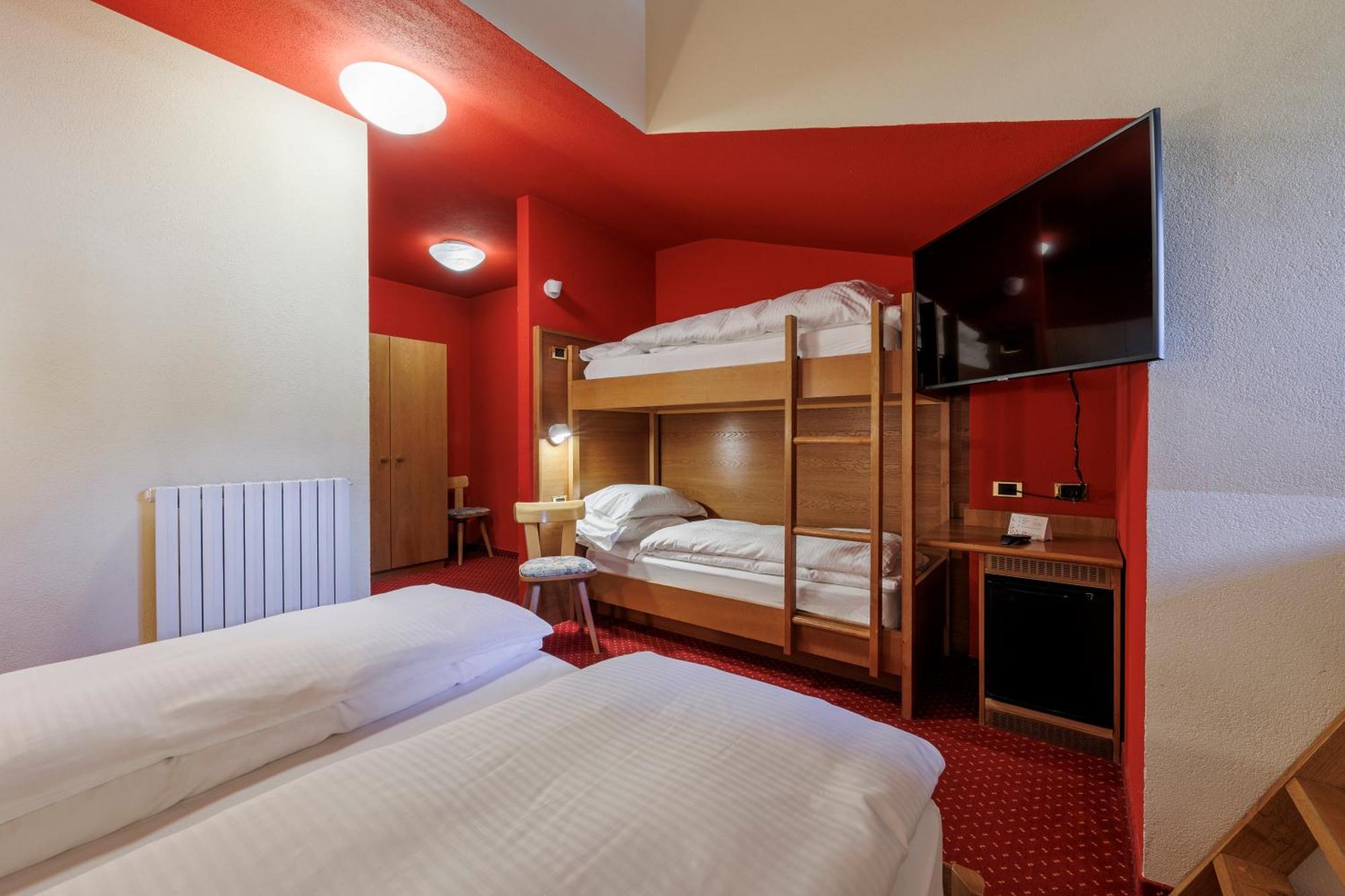Hotel Miravalle Isolaccia Værelse billede